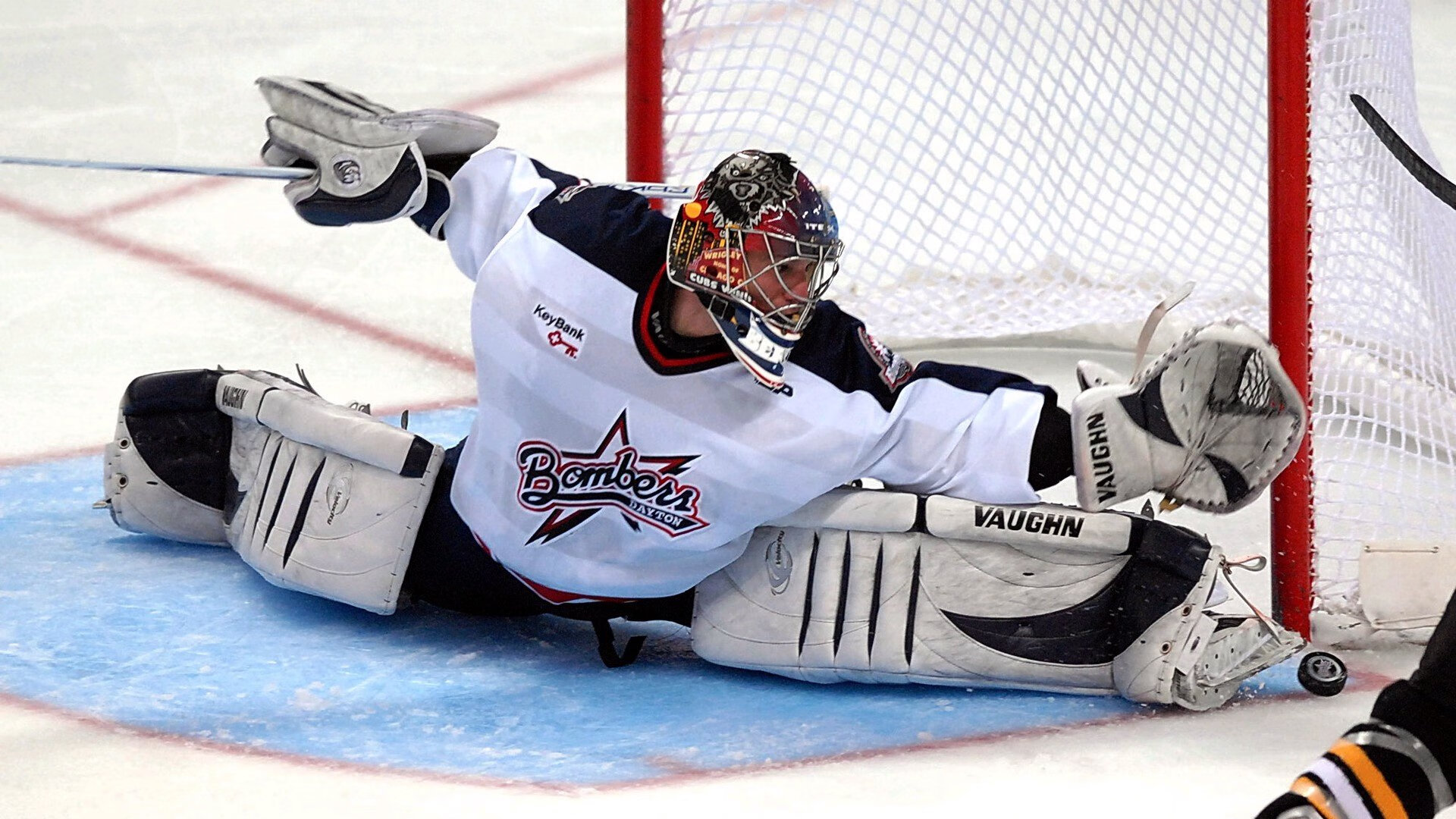 开云体育世界杯-广厦队关键战突围鹈鹕，布克成为关键先生