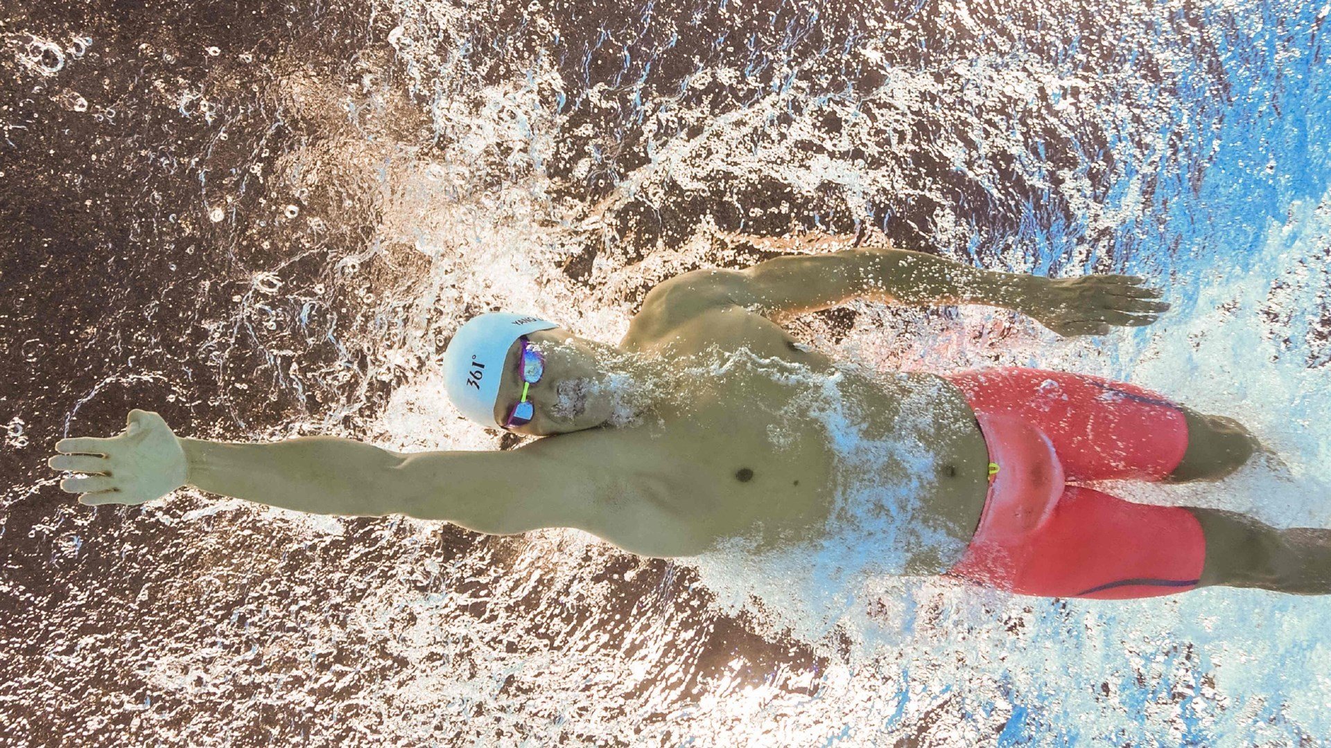 开云体育中国-突尼斯血拼乌拉圭，C罗成为关键先生，当足球成为信仰的战争